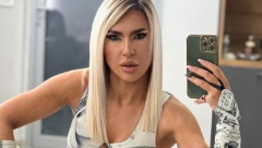 TVERKOVALA U JUTARNJEM PROGRAMU Jovana Jeremić ponovo iznenadila gledaoce, a njen stajling je privukao posebnu pažnju! (VIDEO)