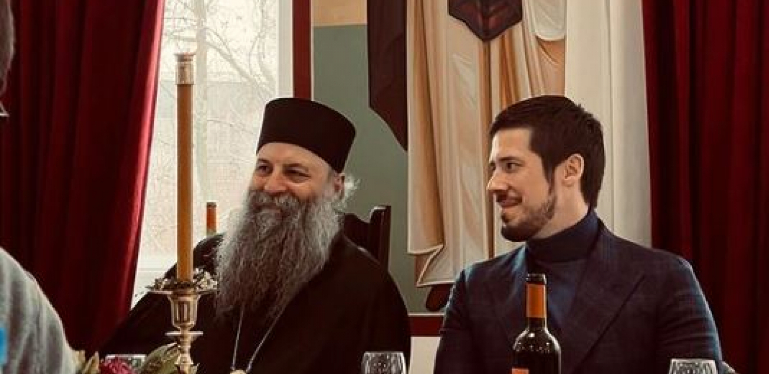 NIKOLA ROKVIĆ POČASTVOVAN U DRUŠTVU PATRIJARHA Na rođendan sina Simeona doživeo momenat koji će zauvek pamtiti, pa poričio ovo (FOTO)