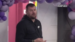 JANJUŠ SE SKINUO U EMISIJI UŽIVO Napravio skandal pred svim cimerima, Aneli u šoku: Zakopala bih se, ovo je sramota