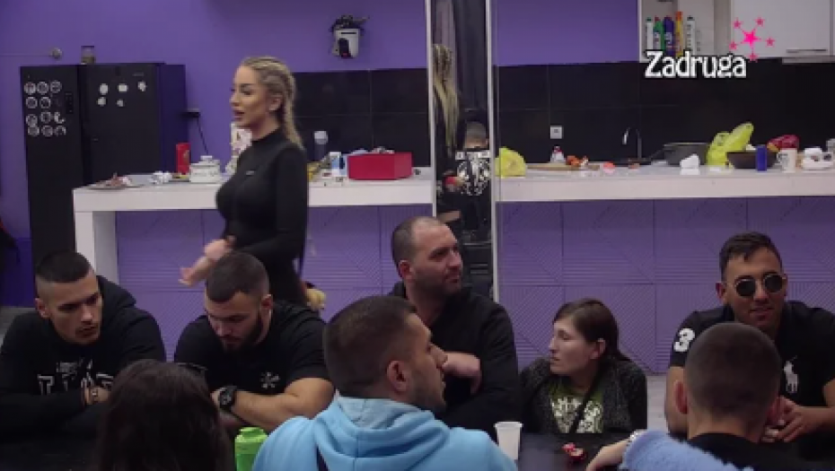 NE MOŽE BEZ NJE Zadrugari komentarisali Janjuševe potrčke, pa mu Aleks stavila do znanja da je provaljen