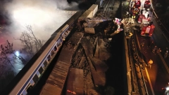 "PREVRTALI SMO SE, SVUDA SU PUCALI KABLOVI!" Preživeli u sudaru vozova u Grčkoj otkrili kako je došlo do tragedije! (FOTO)