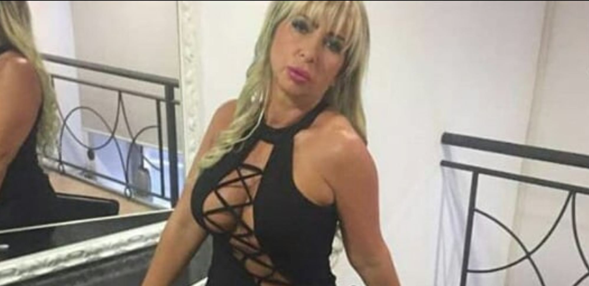 PRETI ZBOG ONLIFENSA Majka Save Perovića rešila da zarađuje golim slikama, a sada tuži one koji joj kradu fotke