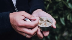 OPASNIJI OD CIGARETE, A HIT MEĐU MLADIMA Da li znate šta je snus?