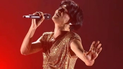 DŽIPSI ZA NASTUP BEOVIZIJE 2023 POZAJMIO NOVAC Na sceni je bio u zlatnom kombinezonu, a ovoliko je dao za svoj stajling (VIDEO)