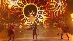 KARAMBOL NA TVITERU ZBOG ZEJNE Pevačica oduvala pesmom "Rumba", vrelo izdanje uz latino zvuk podiglo Srbiju na noge! (FOTO)