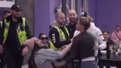 ANA PATOSIRALA LJUBAVNICU SVOG MUŽA Isplivali skriveni kadrovi, obezbeđenje hitno reagovalo i obuzdali Ćurčićevu