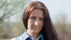 SARA JE PRE OSAM GODINA, NA SMRT IZBOLA KOMŠIJU: Osvetila mu se jer joj je dirao sina, kad je izašla iz zatvora doživela je šok zbog komšija