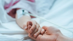 ZBOG VOĆA KOJE SVI DAJEMO DECI, ĆERKA JOJ JE PREŽIVELA HOROR Prvi put je napravila grešku, dete je jedva preživelo