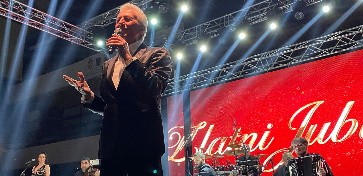 OVO JE NJEGOV DOM! Miroslav Ilić napravio raj na zemlji u Mrčajevcima! (FOTO)