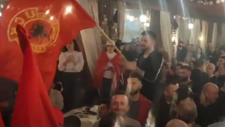 REŠILI DA ISTREBE SRBE Novi simboli OVK osvanuli kod Gračanice, uništavaju sve što je srpsko