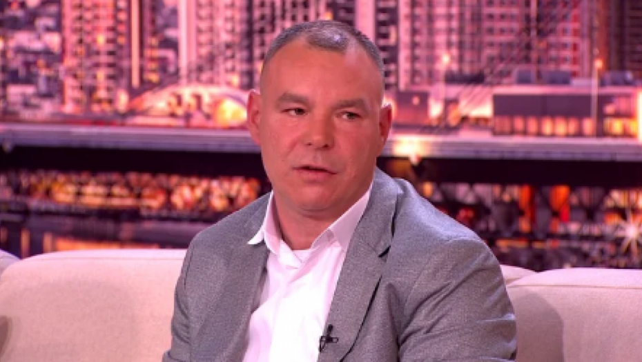 ACA BULIĆ NA IVICI FIZIČKOG OKRŠAJA SA ZVEZDANOM! Sreo Slavnića na parkingu, pa krenuo na njega: "Kuvalo je sve u meni"