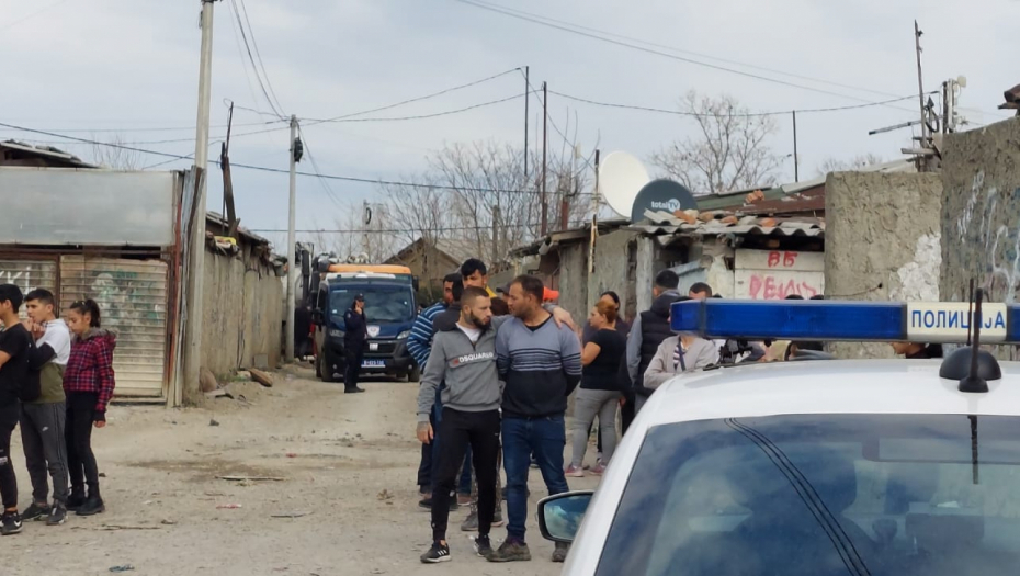 KOMŠINICA O TRAGEDIJI U KOJOJ JE KAMION PREGAZIO DETE ''Majci niko nije smeo da kaže, a najstariji brat od kada je saznao ne prestaje da plače''