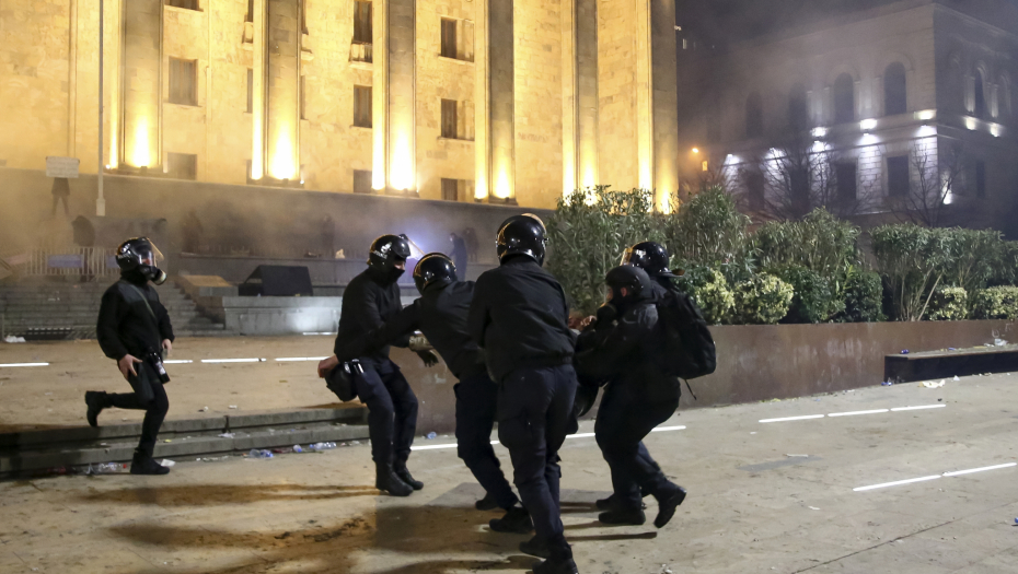 OTVORIO VATRU NA PIJACI Horor u Gruziji, ubio četvoro, jedan od ubijenih mu je stric