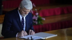 PETR PAVEL POLOŽIO ZAKLETVU Na mestu predsednika Češke zamenio Miloša Zemana (FOTO)
