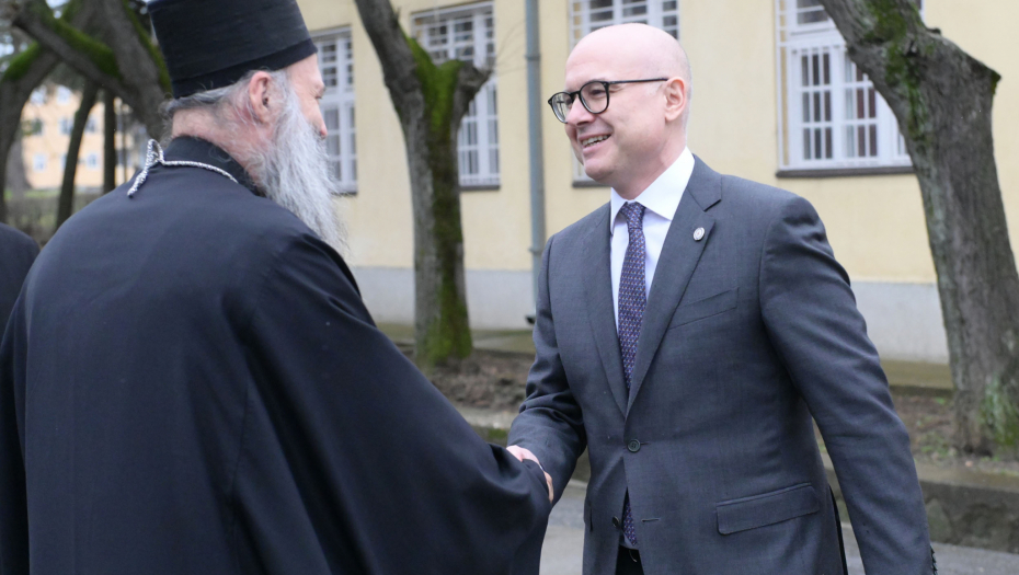 Patrijarh Porfirije uručio ikone izrađene u manastiru Kovilj Gardi Vojske Srbije