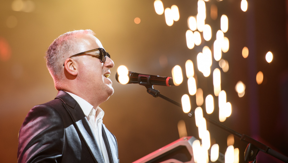 ĆERKE SAŠE MATIĆA SU PRAVE LEPOTICE Retko se pojavljuju u javnosti, a ona je pomutila um svima!