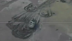 RUSKI LANCET POKVARIO BRITANSKI STORMER! Oklopno vozilo nema šanse protiv ruske bespilotne letelice (VIDEO)