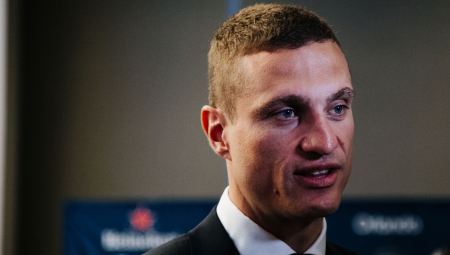 SRAMOTA NA OSTRVU Nemanja Vidić ponižen na proslavi - ostao bez nagrade koja mu pripada