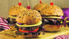 BIO JE SPECIJALITET STARIH RIMLJANA Ovako je HAMBURGER dobio ime, a nekada se u meso stavljao OVAJ DODATAK