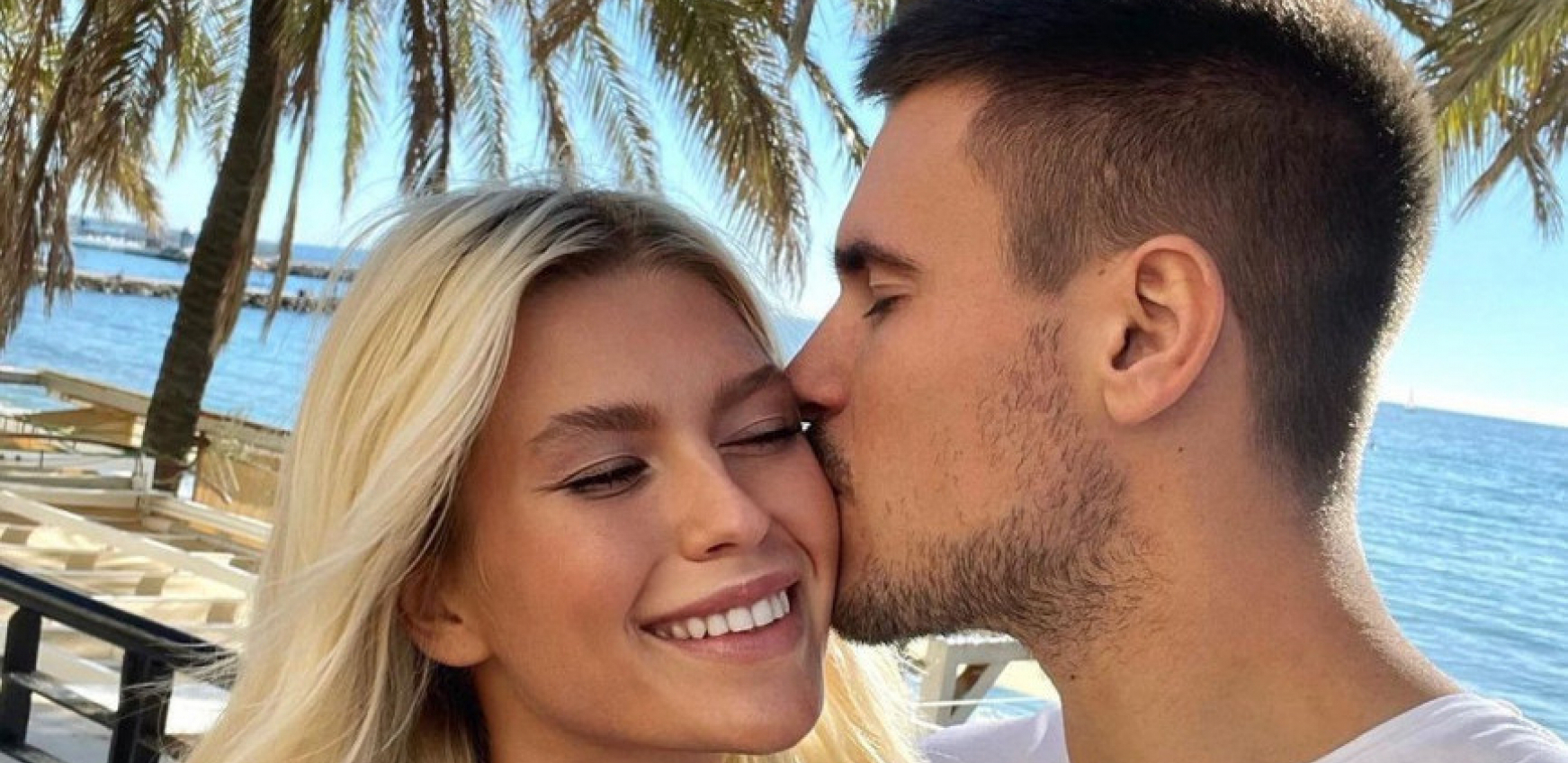 OGLASILA SE SAŠKA VESELINOV Prvo obraćanje Novakove snajke nakon što je na svet donela sina!