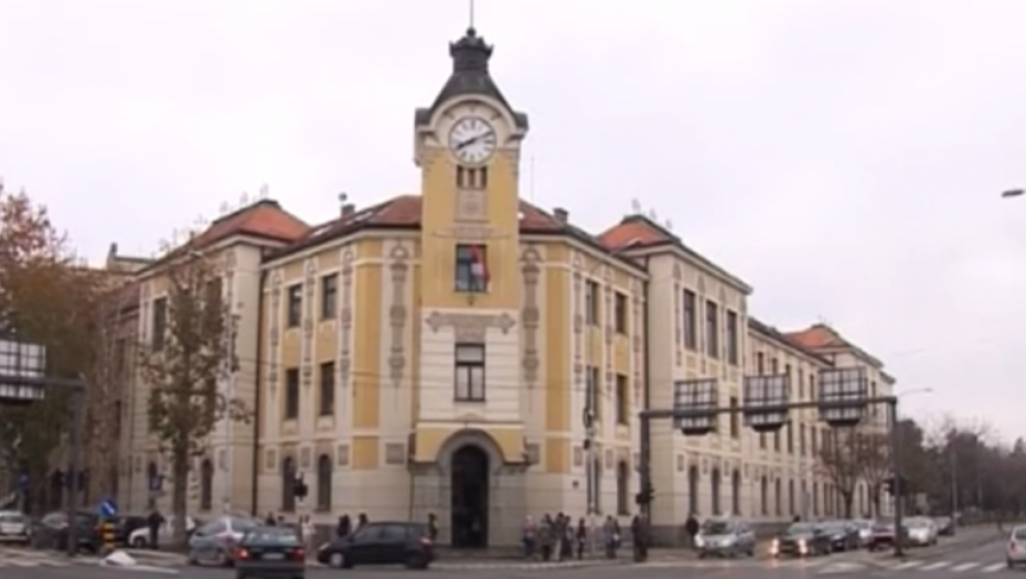 DEČAK IMAO ŽIVE RANE NA ČAK 90 ODSTO TELA! Ponovo odloženo suđenje Nišlijki čije je dete (3) preminulo zbog opekotina