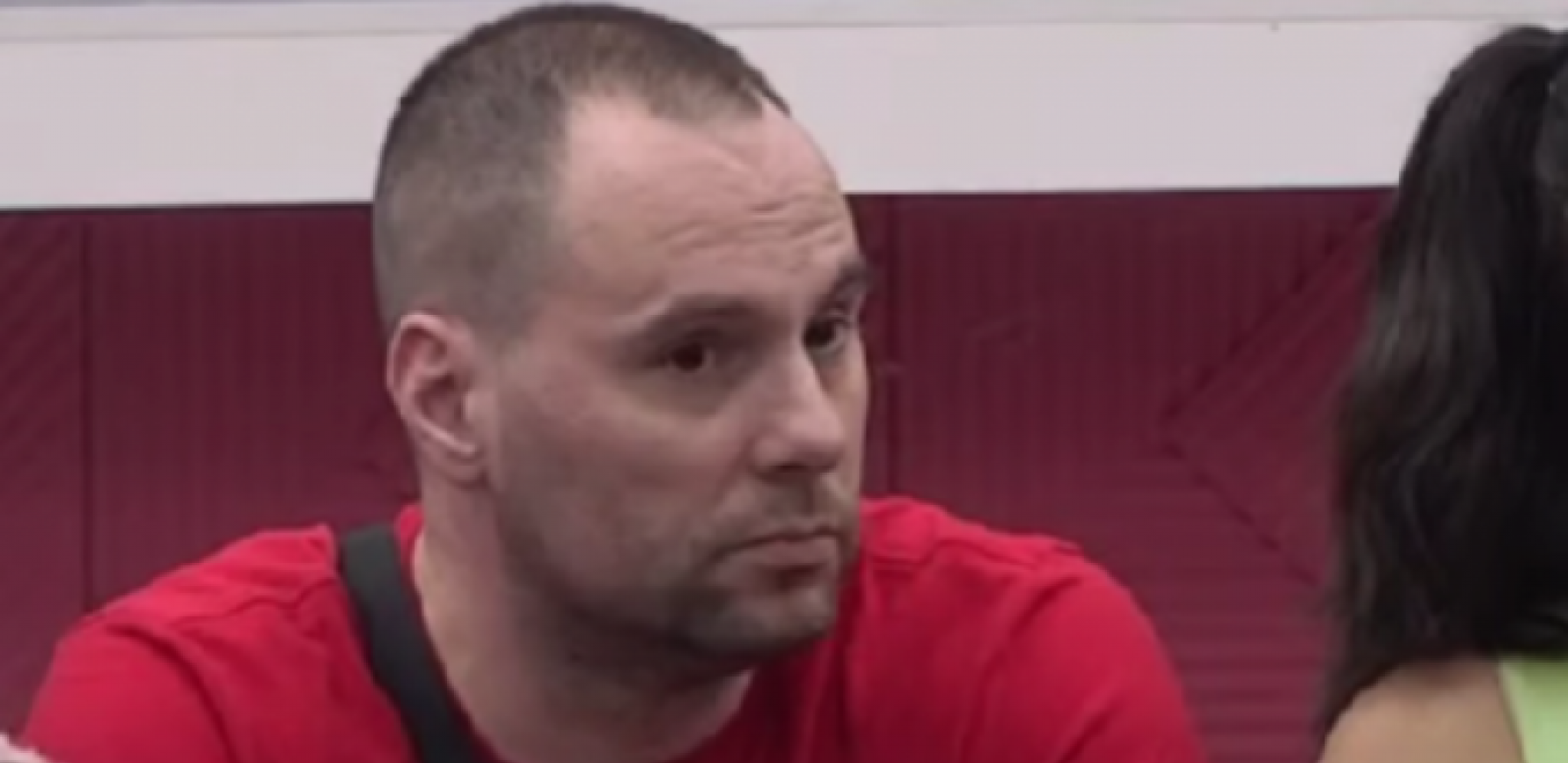 ZVEZDAN SLAVNIĆ NAPUSTIO ZADRUGU Usnimljen napolju, takmičari pojma nemaju!