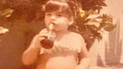 PREPOZNAJETE LI DEVOJČICU SA FOTOGRAFIJE? Kao mala je bila buca, a danas je "bomba" i u vezi je sa najpoželjnijim frajerom