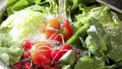 NAJOTROVNIJE POVRĆE: Toliko u sebi ima pesticida, da vam se u organizmu mogu nakupiti otrovi