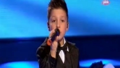 ZBOG NJEGA JE CELA SRBIJA PLAKALA U "PINKOVIM ZVEZDICAMA" Sa samo šest godina izašao na scenu i oduvao sve, a šokantno je kako danas izgleda Pavle Vasiljević! (FOTO)