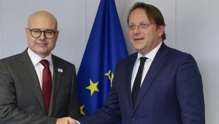 KRUNA SVIH DANAŠNJIH SASTANAKA U BRISELU Ministar Vučević: U ratu velikih, mali najčešće stradaju... (FOTO)