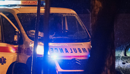 IZLETEO SA PUTA, PA SE KOLIMA ZAKUCAO U SEMAFOR Teška nesreća kod Ade (VIDEO)