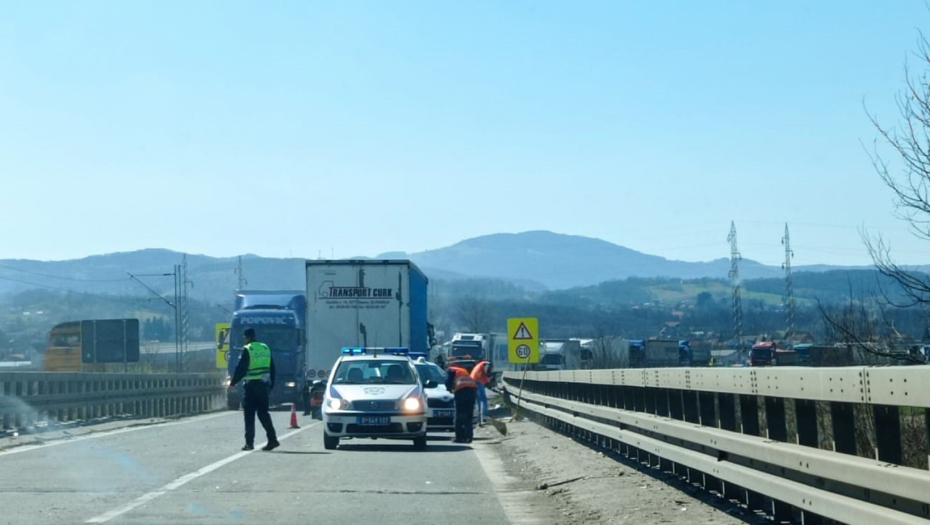 JOŠ JEDAN STRAVIČAN UDES KOD POŽEGE Lekari se jedva probili do mesta nesreće (FOTO/VIDEO)