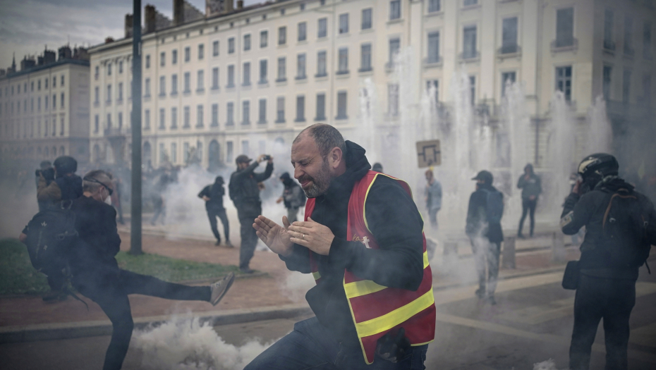 PARIZ POD BLOKADOM! Okupljaju se u Marseju, Francuzi se spremaju na ustanak protiv Makrona!