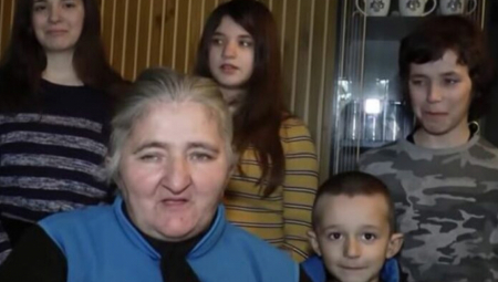 SAMO ZBOG NJIH SU OTVORILI ŠKOLU U SELU Nikolići za 32 godine braka dobili 15-oro dece, evo koliko ima najmlađe