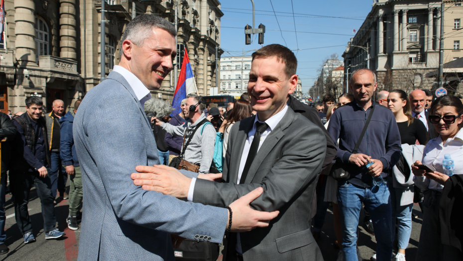 JOVANOVIĆ I OBRADOVIĆ NEMAJU MORALNIH DILEMA Porodične vrednosti zajedno s kokainskim orgijama!