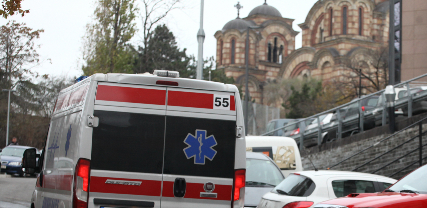 TUČA I SAOBRAĆAJNE NESREĆE Protekle noći povređene tri osobe u Beogradu