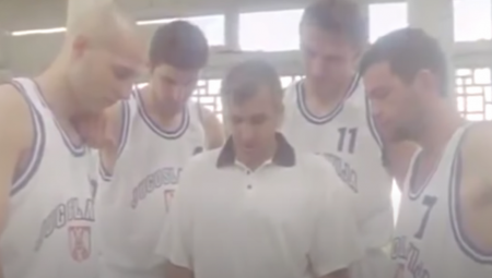 PADALE SU BOMBE, A MI SMO IGRALI BASKET Film uz koji je Srbija plakala i čuvena rečenica Nebojše Glogovca