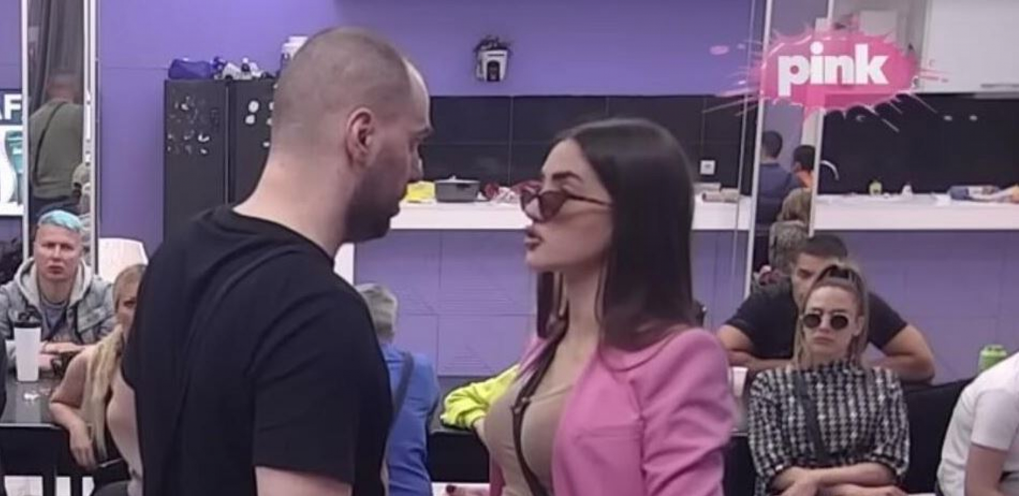 ANĐELA SPREMA PAKAO ZVEZDANU KADA IZAĐU IZ ZADRUGE Izlanula se i otkrila svoj plan, Slavnić pocrveneo od besa!