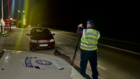 DIVLJAO AUDIJEM 186 NA SAT Saobraćajci zaustavili bahatog vozača
