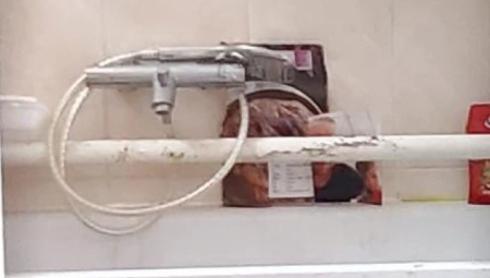 PRONAĐEN AUTOMOBIL NASILNIKA KOJI JE ZAROBIO ĆERKU Tri dana traje potraga za Urošem koji je dete držao u kadi