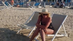 JEDNA OD NAJBOGATIJIH PEVAČICA SE SKINULA U DUBAIJU Vrelim kadrovima usijala društvene mreže, a svi komentarišu ovo (FOTO)