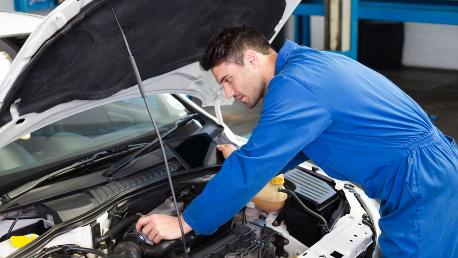 KAKO IZBEĆI NEPOTREBNE TROŠKOVE Stručnjak otkriva kako se automobili održavaju u savršenom stanju