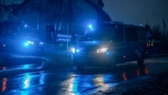 PUCNJAVA ISPRED BANKE Na licu mesta nalazi se veliki broj policije
