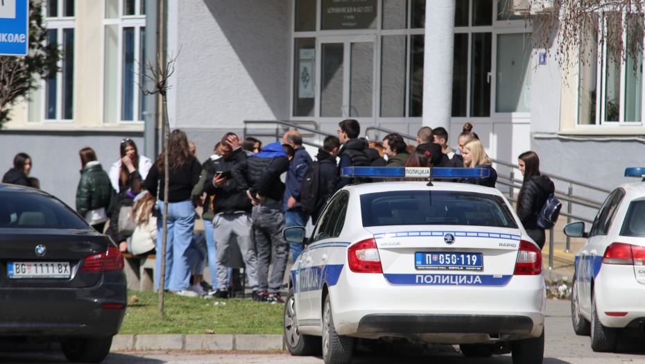 STIGLE JEZIVE PRETNJE U ETŠ ''STARI GRAD'' Policija evakuisala učenike (VIDEO/FOTO)