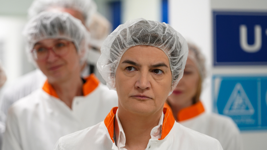 POČELA PROIZVODNJA INOVATIVNOG LEKA U SRBIJI Ana Brnabić obišla je kompaniju Hemofarm