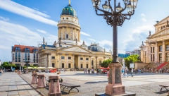 I SIROMAŠNI MOGU DA LETUJU Ova država daje subvencije za godišnji odmor