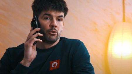 IMA LI ŠTA BITNIJE U SUBOTU? Poznati glumac pozvao "zvezdaše" na utakmicu protiv Mladosti, nova uloga će morati da pričeka (VIDEO)