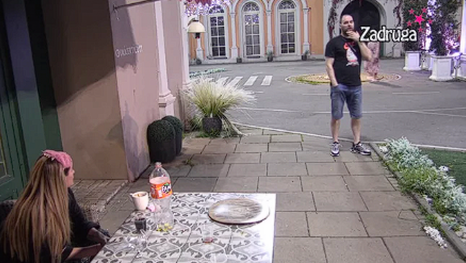 HVALIO SE PATIKAMA Zvezdan svim silama pokušao da ponizi Anu, a onda je krenuo da poljubi Anđelu ispred nje