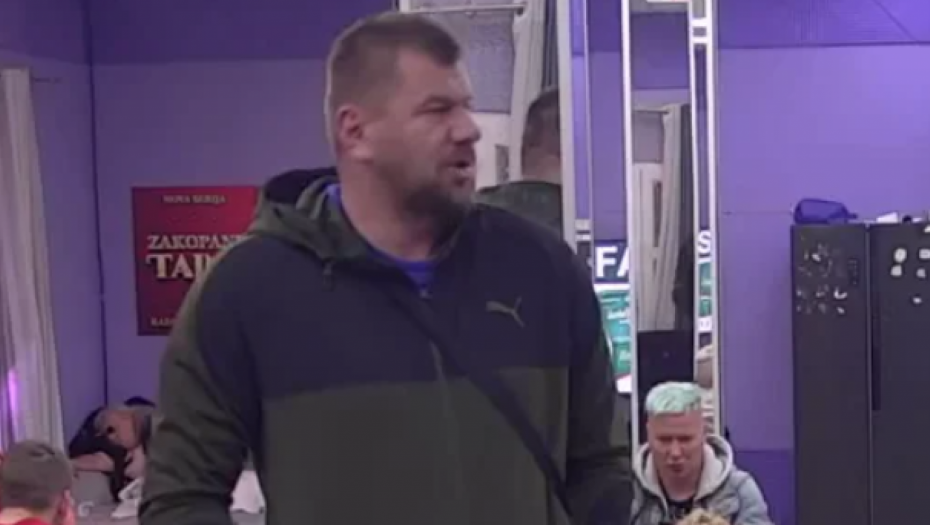 JANJUŠ POBESNEO PA NAPRAVIO KARAMBOL Zadrugari zanemeli zbog njegovog ponašanja (FOTO)