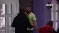 MILJAN KRVNIČKI NASRNUO NA IVANA MARINKOVIĆA Brutalan okršaj, obezbeđenje munjevito uletelo, nastao neviđeni haos u Zadruzi! (VIDEO)